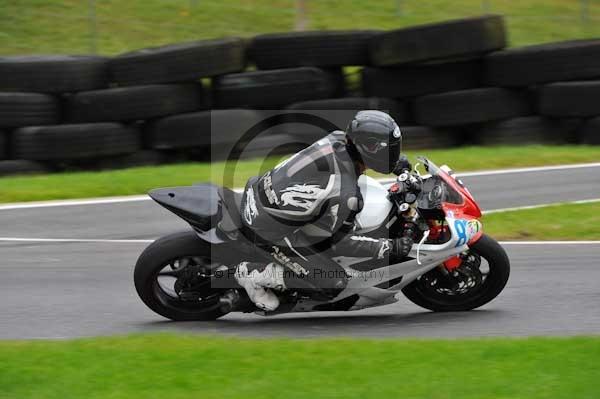 Motorcycle action photographs;cadwell;cadwell park photographs;event digital images;eventdigitalimages;motor racing louth lincolnshire;no limits trackday;peter wileman photography;trackday;trackday digital images;trackday photos