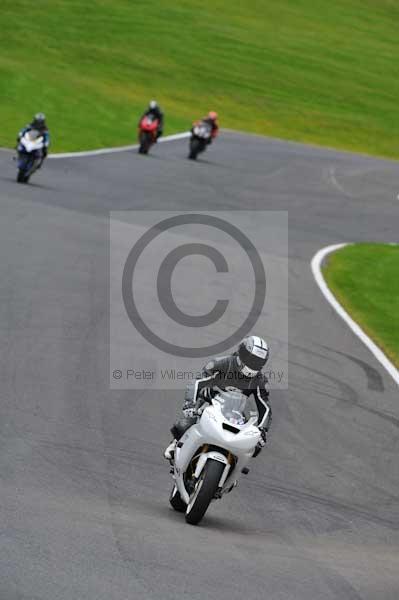 Motorcycle action photographs;cadwell;cadwell park photographs;event digital images;eventdigitalimages;motor racing louth lincolnshire;no limits trackday;peter wileman photography;trackday;trackday digital images;trackday photos