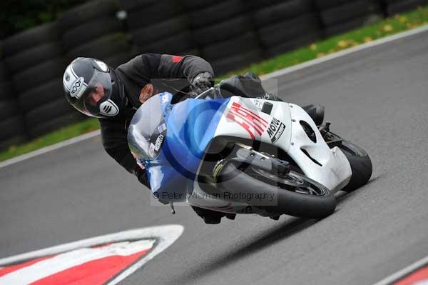 Motorcycle action photographs;cadwell;cadwell park photographs;event digital images;eventdigitalimages;motor racing louth lincolnshire;no limits trackday;peter wileman photography;trackday;trackday digital images;trackday photos