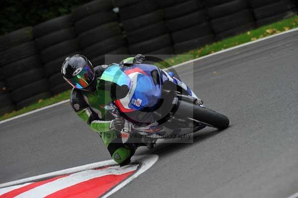 Motorcycle action photographs;cadwell;cadwell park photographs;event digital images;eventdigitalimages;motor racing louth lincolnshire;no limits trackday;peter wileman photography;trackday;trackday digital images;trackday photos