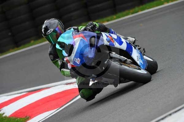 Motorcycle action photographs;cadwell;cadwell park photographs;event digital images;eventdigitalimages;motor racing louth lincolnshire;no limits trackday;peter wileman photography;trackday;trackday digital images;trackday photos