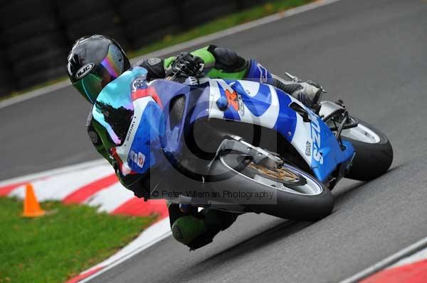 Motorcycle action photographs;cadwell;cadwell park photographs;event digital images;eventdigitalimages;motor racing louth lincolnshire;no limits trackday;peter wileman photography;trackday;trackday digital images;trackday photos