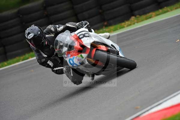 Motorcycle action photographs;cadwell;cadwell park photographs;event digital images;eventdigitalimages;motor racing louth lincolnshire;no limits trackday;peter wileman photography;trackday;trackday digital images;trackday photos