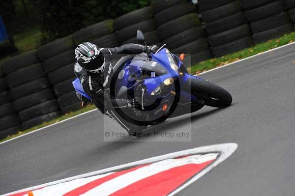 Motorcycle action photographs;cadwell;cadwell park photographs;event digital images;eventdigitalimages;motor racing louth lincolnshire;no limits trackday;peter wileman photography;trackday;trackday digital images;trackday photos