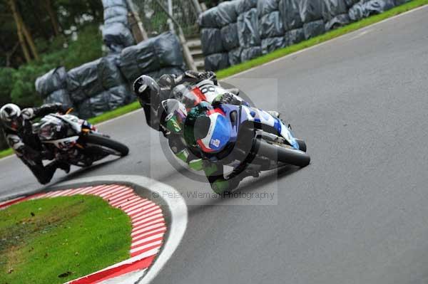 Motorcycle action photographs;cadwell;cadwell park photographs;event digital images;eventdigitalimages;motor racing louth lincolnshire;no limits trackday;peter wileman photography;trackday;trackday digital images;trackday photos