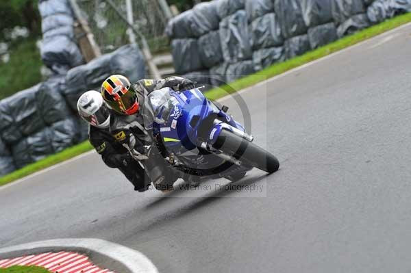 Motorcycle action photographs;cadwell;cadwell park photographs;event digital images;eventdigitalimages;motor racing louth lincolnshire;no limits trackday;peter wileman photography;trackday;trackday digital images;trackday photos