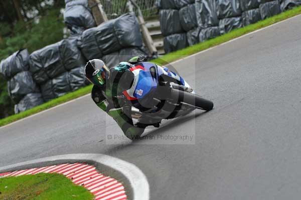 Motorcycle action photographs;cadwell;cadwell park photographs;event digital images;eventdigitalimages;motor racing louth lincolnshire;no limits trackday;peter wileman photography;trackday;trackday digital images;trackday photos