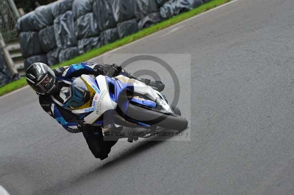 Motorcycle action photographs;cadwell;cadwell park photographs;event digital images;eventdigitalimages;motor racing louth lincolnshire;no limits trackday;peter wileman photography;trackday;trackday digital images;trackday photos