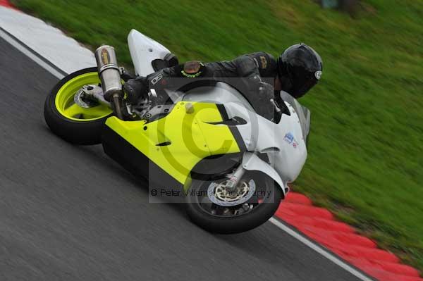 Motorcycle action photographs;cadwell;cadwell park photographs;event digital images;eventdigitalimages;motor racing louth lincolnshire;no limits trackday;peter wileman photography;trackday;trackday digital images;trackday photos