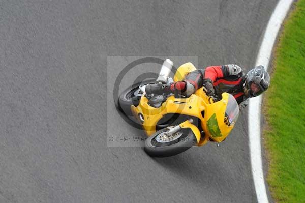 Motorcycle action photographs;cadwell;cadwell park photographs;event digital images;eventdigitalimages;motor racing louth lincolnshire;no limits trackday;peter wileman photography;trackday;trackday digital images;trackday photos