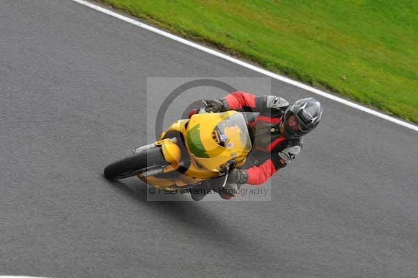 Motorcycle action photographs;cadwell;cadwell park photographs;event digital images;eventdigitalimages;motor racing louth lincolnshire;no limits trackday;peter wileman photography;trackday;trackday digital images;trackday photos