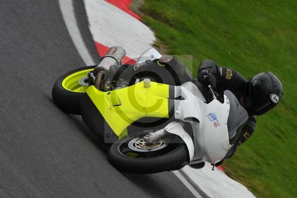 Motorcycle action photographs;cadwell;cadwell park photographs;event digital images;eventdigitalimages;motor racing louth lincolnshire;no limits trackday;peter wileman photography;trackday;trackday digital images;trackday photos