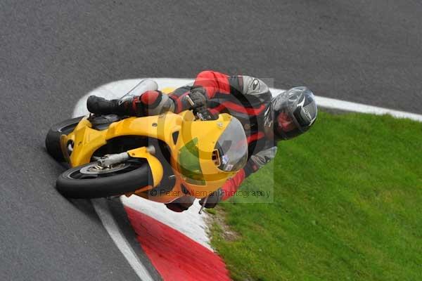 Motorcycle action photographs;cadwell;cadwell park photographs;event digital images;eventdigitalimages;motor racing louth lincolnshire;no limits trackday;peter wileman photography;trackday;trackday digital images;trackday photos