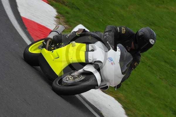 Motorcycle action photographs;cadwell;cadwell park photographs;event digital images;eventdigitalimages;motor racing louth lincolnshire;no limits trackday;peter wileman photography;trackday;trackday digital images;trackday photos