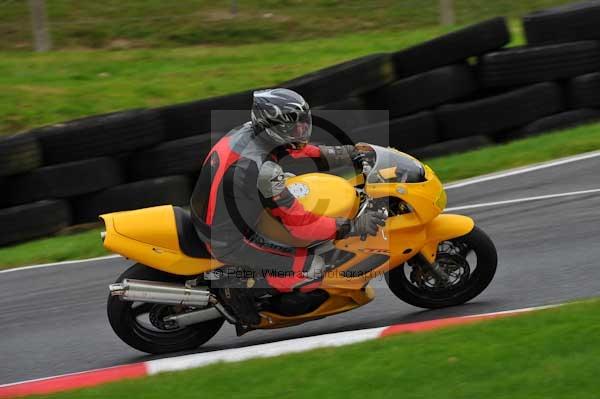 Motorcycle action photographs;cadwell;cadwell park photographs;event digital images;eventdigitalimages;motor racing louth lincolnshire;no limits trackday;peter wileman photography;trackday;trackday digital images;trackday photos