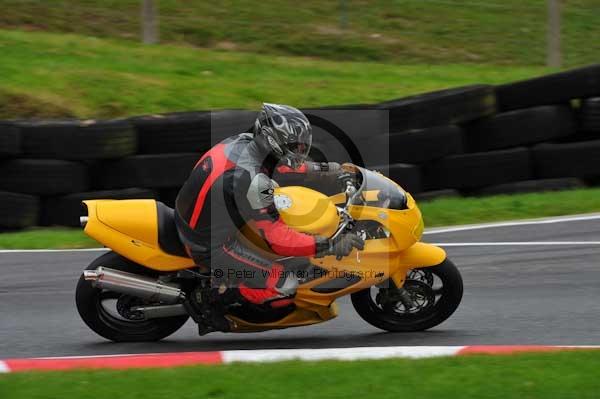 Motorcycle action photographs;cadwell;cadwell park photographs;event digital images;eventdigitalimages;motor racing louth lincolnshire;no limits trackday;peter wileman photography;trackday;trackday digital images;trackday photos