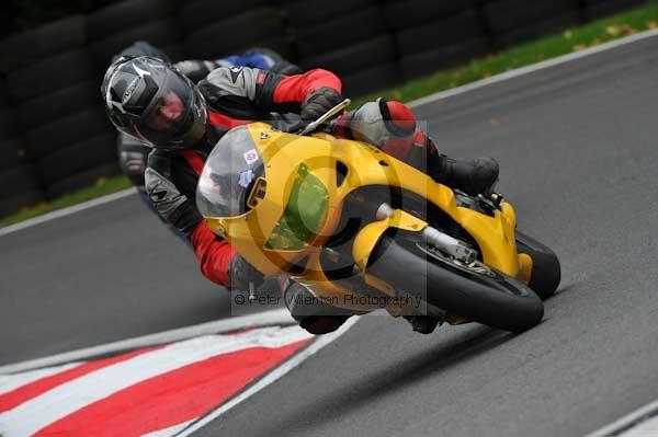 Motorcycle action photographs;cadwell;cadwell park photographs;event digital images;eventdigitalimages;motor racing louth lincolnshire;no limits trackday;peter wileman photography;trackday;trackday digital images;trackday photos