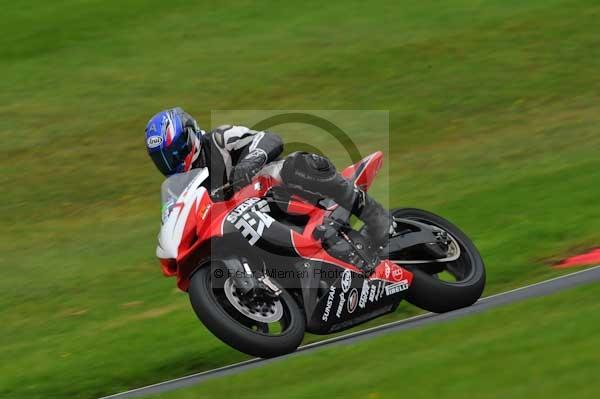 Motorcycle action photographs;cadwell;cadwell park photographs;event digital images;eventdigitalimages;motor racing louth lincolnshire;no limits trackday;peter wileman photography;trackday;trackday digital images;trackday photos