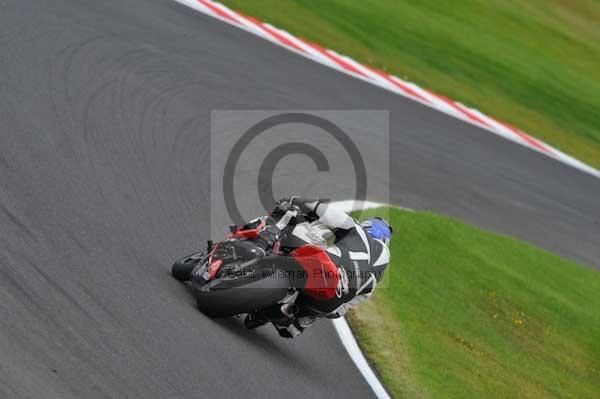 Motorcycle action photographs;cadwell;cadwell park photographs;event digital images;eventdigitalimages;motor racing louth lincolnshire;no limits trackday;peter wileman photography;trackday;trackday digital images;trackday photos