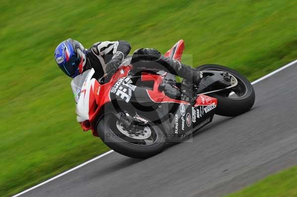 Motorcycle action photographs;cadwell;cadwell park photographs;event digital images;eventdigitalimages;motor racing louth lincolnshire;no limits trackday;peter wileman photography;trackday;trackday digital images;trackday photos