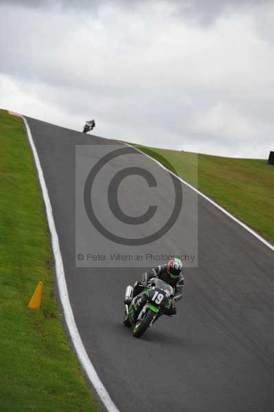 Motorcycle action photographs;cadwell;cadwell park photographs;event digital images;eventdigitalimages;motor racing louth lincolnshire;no limits trackday;peter wileman photography;trackday;trackday digital images;trackday photos