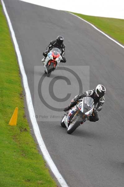 Motorcycle action photographs;cadwell;cadwell park photographs;event digital images;eventdigitalimages;motor racing louth lincolnshire;no limits trackday;peter wileman photography;trackday;trackday digital images;trackday photos
