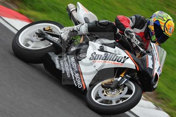 Motorcycle action photographs;cadwell;cadwell park photographs;event digital images;eventdigitalimages;motor racing louth lincolnshire;no limits trackday;peter wileman photography;trackday;trackday digital images;trackday photos