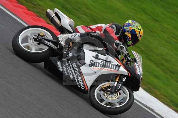 Motorcycle action photographs;cadwell;cadwell park photographs;event digital images;eventdigitalimages;motor racing louth lincolnshire;no limits trackday;peter wileman photography;trackday;trackday digital images;trackday photos