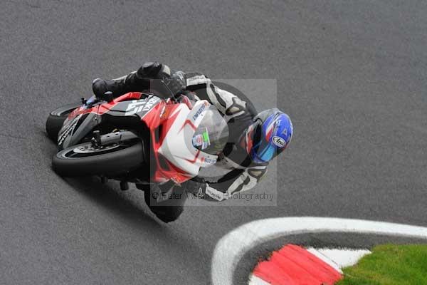 Motorcycle action photographs;cadwell;cadwell park photographs;event digital images;eventdigitalimages;motor racing louth lincolnshire;no limits trackday;peter wileman photography;trackday;trackday digital images;trackday photos