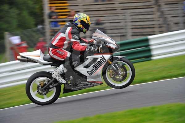 Motorcycle action photographs;cadwell;cadwell park photographs;event digital images;eventdigitalimages;motor racing louth lincolnshire;no limits trackday;peter wileman photography;trackday;trackday digital images;trackday photos
