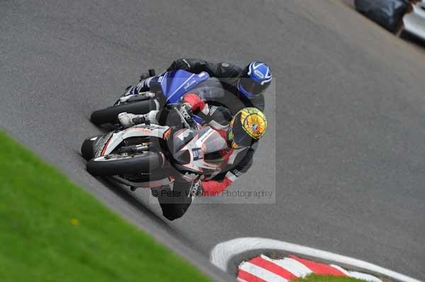 Motorcycle action photographs;cadwell;cadwell park photographs;event digital images;eventdigitalimages;motor racing louth lincolnshire;no limits trackday;peter wileman photography;trackday;trackday digital images;trackday photos