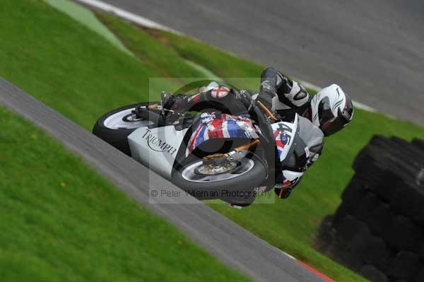 Motorcycle action photographs;cadwell;cadwell park photographs;event digital images;eventdigitalimages;motor racing louth lincolnshire;no limits trackday;peter wileman photography;trackday;trackday digital images;trackday photos