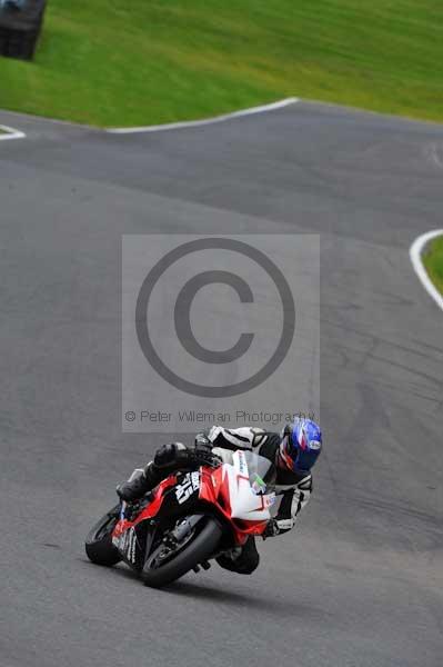 Motorcycle action photographs;cadwell;cadwell park photographs;event digital images;eventdigitalimages;motor racing louth lincolnshire;no limits trackday;peter wileman photography;trackday;trackday digital images;trackday photos