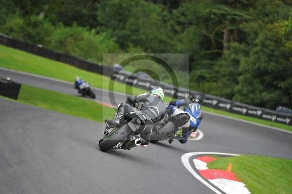 Motorcycle action photographs;cadwell;cadwell park photographs;event digital images;eventdigitalimages;motor racing louth lincolnshire;no limits trackday;peter wileman photography;trackday;trackday digital images;trackday photos