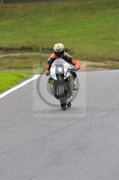 Motorcycle action photographs;cadwell;cadwell park photographs;event digital images;eventdigitalimages;motor racing louth lincolnshire;no limits trackday;peter wileman photography;trackday;trackday digital images;trackday photos