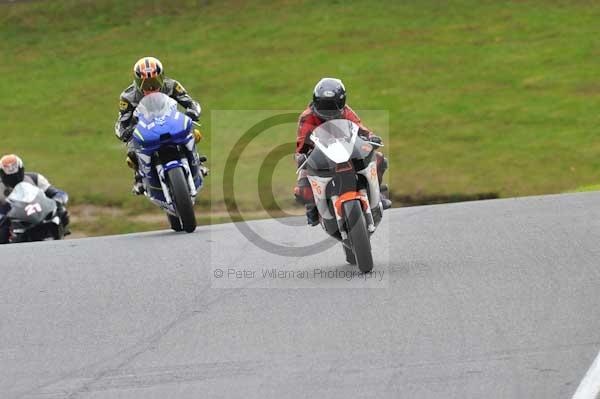 Motorcycle action photographs;cadwell;cadwell park photographs;event digital images;eventdigitalimages;motor racing louth lincolnshire;no limits trackday;peter wileman photography;trackday;trackday digital images;trackday photos