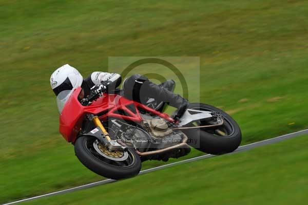 Motorcycle action photographs;cadwell;cadwell park photographs;event digital images;eventdigitalimages;motor racing louth lincolnshire;no limits trackday;peter wileman photography;trackday;trackday digital images;trackday photos