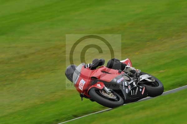 Motorcycle action photographs;cadwell;cadwell park photographs;event digital images;eventdigitalimages;motor racing louth lincolnshire;no limits trackday;peter wileman photography;trackday;trackday digital images;trackday photos