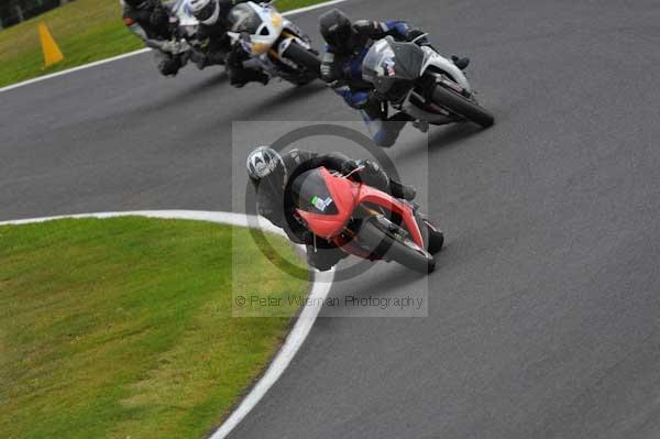 Motorcycle action photographs;cadwell;cadwell park photographs;event digital images;eventdigitalimages;motor racing louth lincolnshire;no limits trackday;peter wileman photography;trackday;trackday digital images;trackday photos
