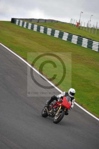 Motorcycle action photographs;cadwell;cadwell park photographs;event digital images;eventdigitalimages;motor racing louth lincolnshire;no limits trackday;peter wileman photography;trackday;trackday digital images;trackday photos