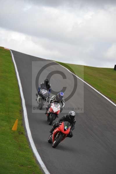Motorcycle action photographs;cadwell;cadwell park photographs;event digital images;eventdigitalimages;motor racing louth lincolnshire;no limits trackday;peter wileman photography;trackday;trackday digital images;trackday photos