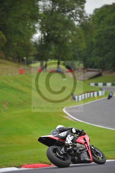 Motorcycle action photographs;cadwell;cadwell park photographs;event digital images;eventdigitalimages;motor racing louth lincolnshire;no limits trackday;peter wileman photography;trackday;trackday digital images;trackday photos