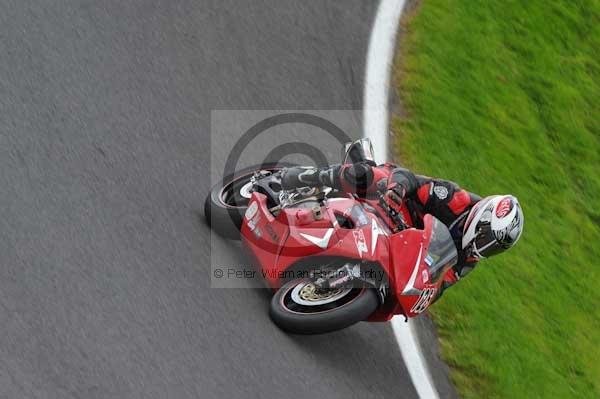 Motorcycle action photographs;cadwell;cadwell park photographs;event digital images;eventdigitalimages;motor racing louth lincolnshire;no limits trackday;peter wileman photography;trackday;trackday digital images;trackday photos