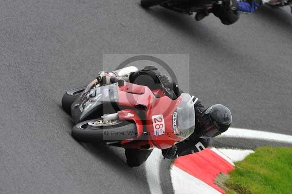Motorcycle action photographs;cadwell;cadwell park photographs;event digital images;eventdigitalimages;motor racing louth lincolnshire;no limits trackday;peter wileman photography;trackday;trackday digital images;trackday photos