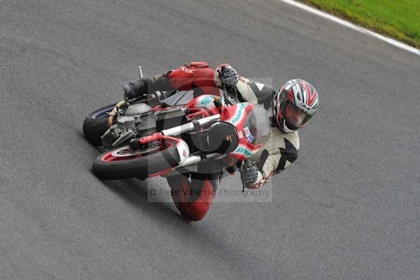 Motorcycle action photographs;cadwell;cadwell park photographs;event digital images;eventdigitalimages;motor racing louth lincolnshire;no limits trackday;peter wileman photography;trackday;trackday digital images;trackday photos