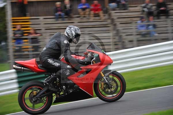 Motorcycle action photographs;cadwell;cadwell park photographs;event digital images;eventdigitalimages;motor racing louth lincolnshire;no limits trackday;peter wileman photography;trackday;trackday digital images;trackday photos