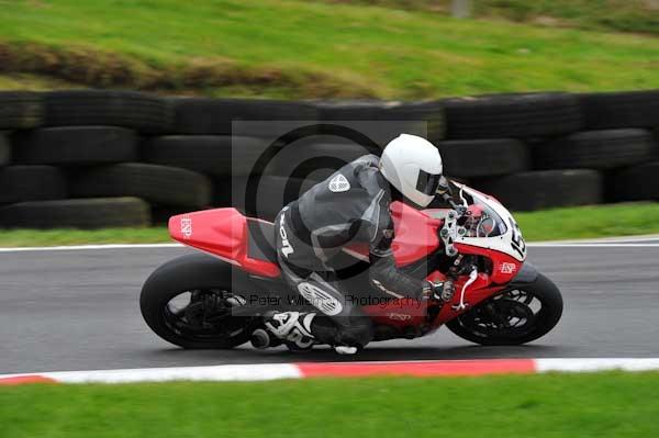 Motorcycle action photographs;cadwell;cadwell park photographs;event digital images;eventdigitalimages;motor racing louth lincolnshire;no limits trackday;peter wileman photography;trackday;trackday digital images;trackday photos