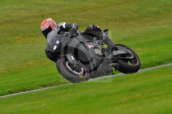 Motorcycle action photographs;cadwell;cadwell park photographs;event digital images;eventdigitalimages;motor racing louth lincolnshire;no limits trackday;peter wileman photography;trackday;trackday digital images;trackday photos