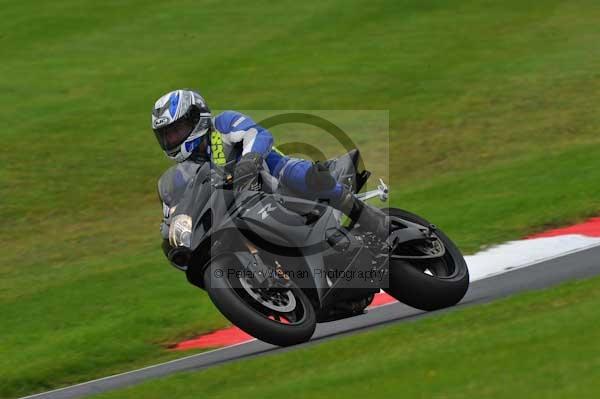 Motorcycle action photographs;cadwell;cadwell park photographs;event digital images;eventdigitalimages;motor racing louth lincolnshire;no limits trackday;peter wileman photography;trackday;trackday digital images;trackday photos
