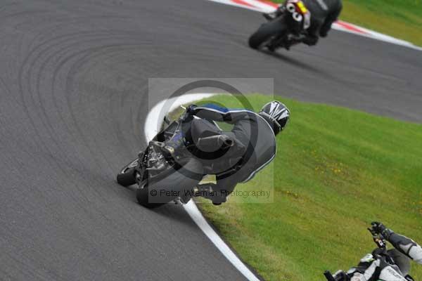 Motorcycle action photographs;cadwell;cadwell park photographs;event digital images;eventdigitalimages;motor racing louth lincolnshire;no limits trackday;peter wileman photography;trackday;trackday digital images;trackday photos